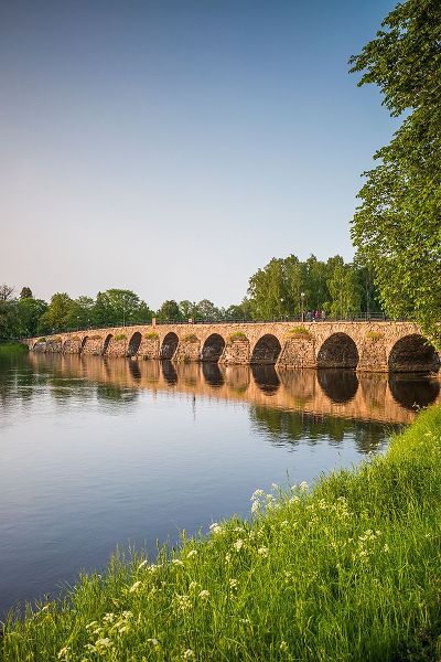 Bibikow, Walter 아티스트의 Sweden-Varmland-Karlstad-bridge-longest stone arch bridge in Sweden-built 1797작품입니다.